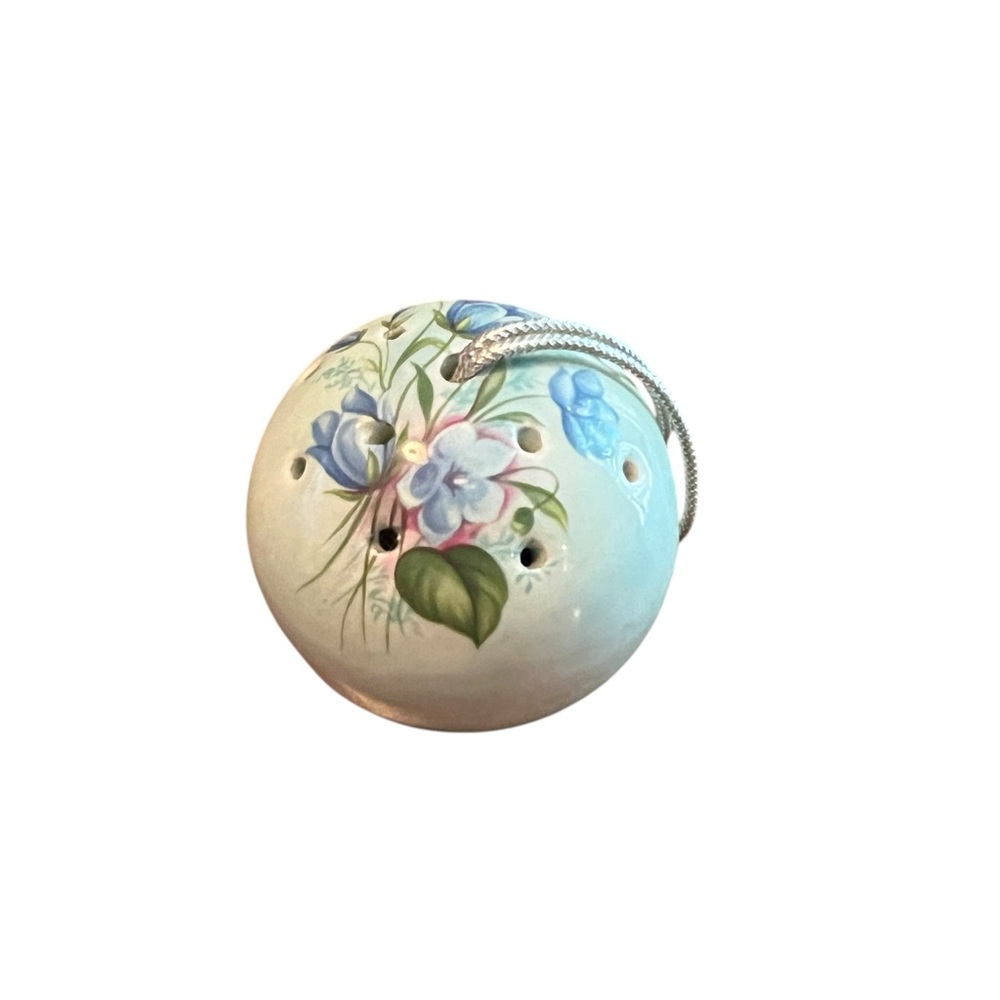 Vintage‎ cottagecore floral scent dispensing hanging pomander made in Japan